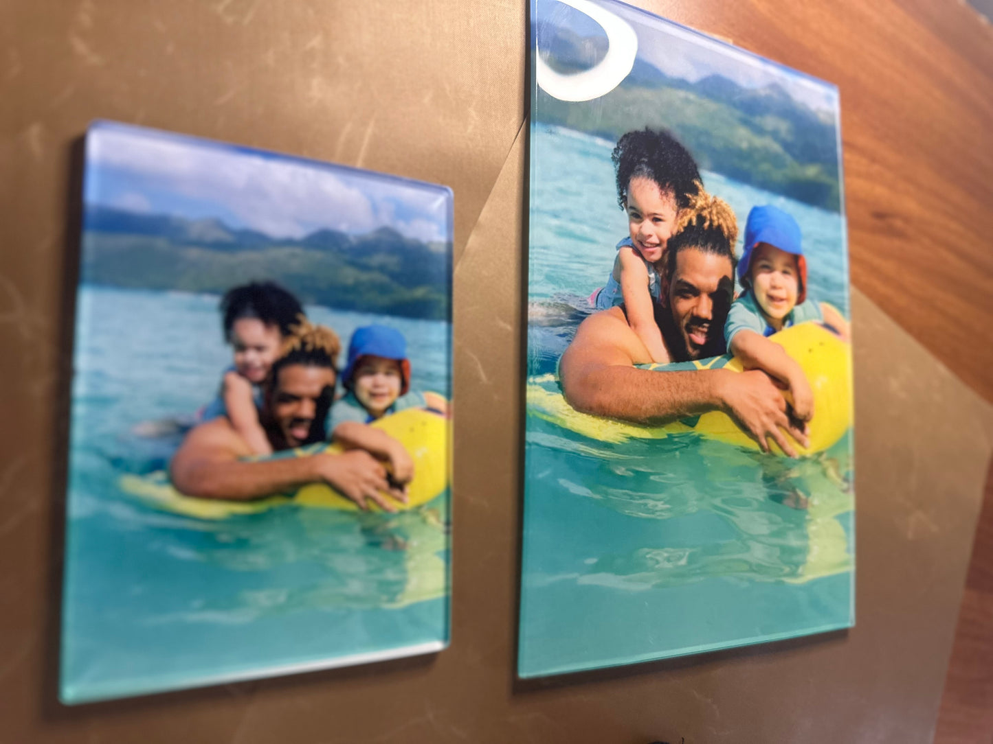 A1.Desktop photo panels with metal stand