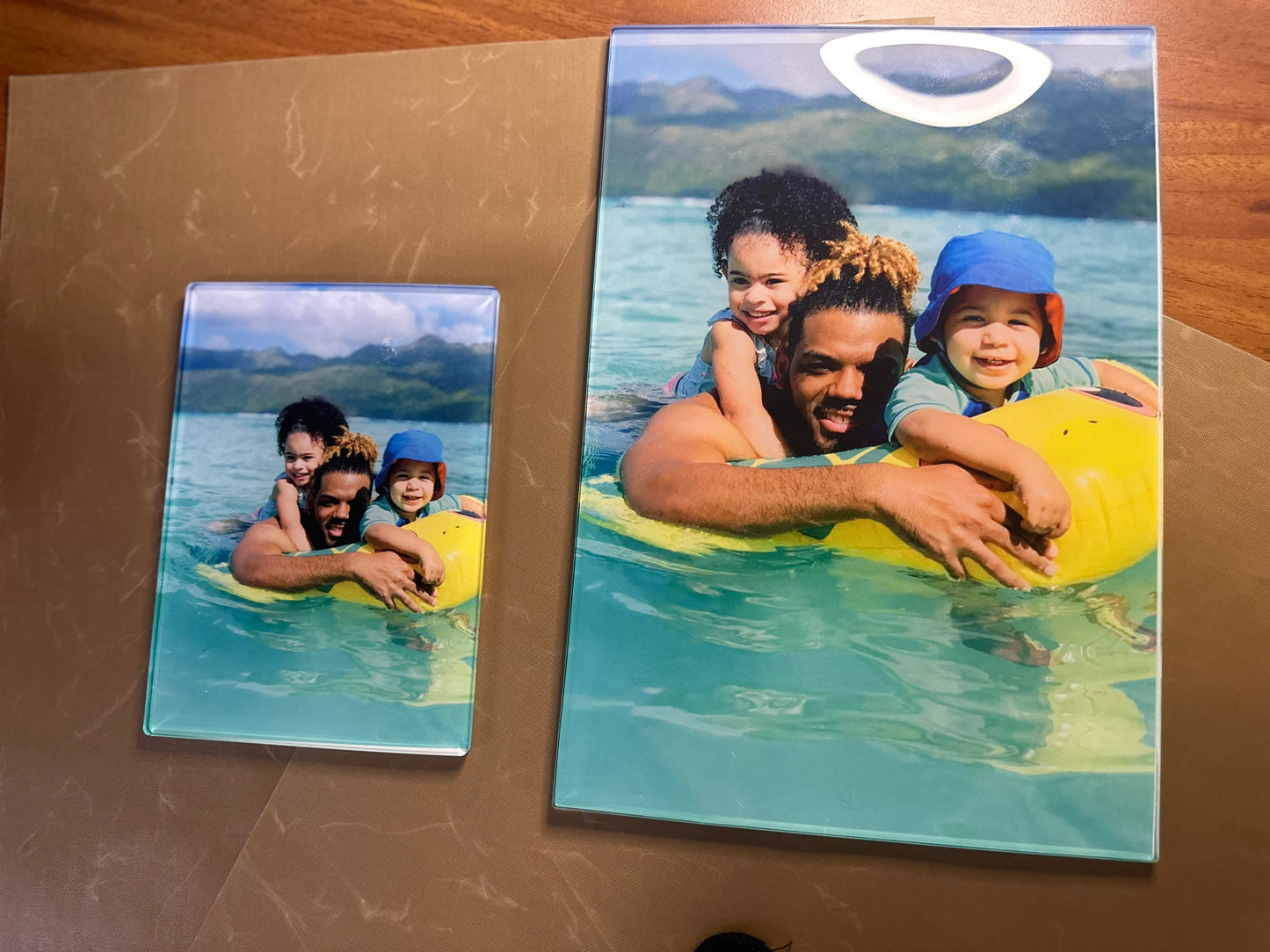 A1.Desktop photo panels with metal stand